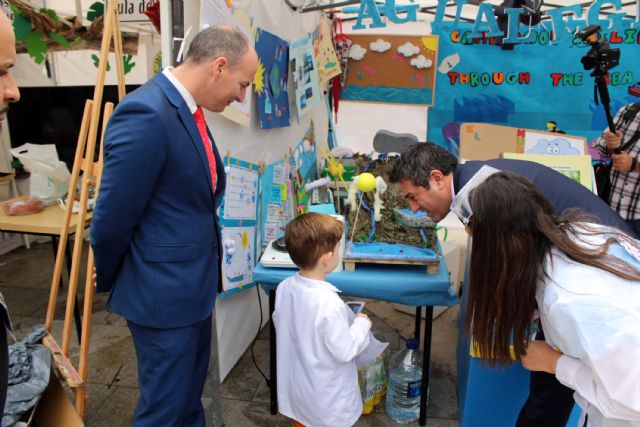 Desde ayer Alcantarilla disfruta de la I Feria Educativa AlcanEducaen la plaza Adolfo Suárez - 5, Foto 5