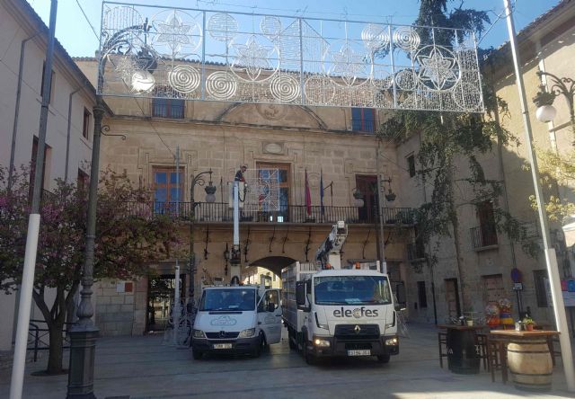 La Concejalía de Festejos enciende la iluminación especial de fiestas en el pregón de este domingo - 2, Foto 2