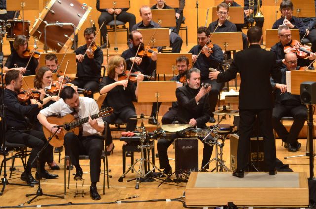 La Sinfónica de la Región acompaña a los guitarristas Carlos Piñana y Lukasz Kuropaczewski en el Teatro Guerra de Lorca - 1, Foto 1