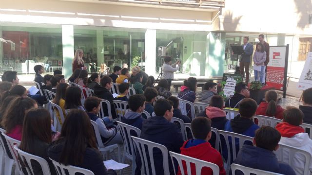 La Red de Bibliotecas Municipales de Lorca organiza la lectura colectiva de El Libro de la Selva para conmemorar el Día Mundial del Libro - 1, Foto 1