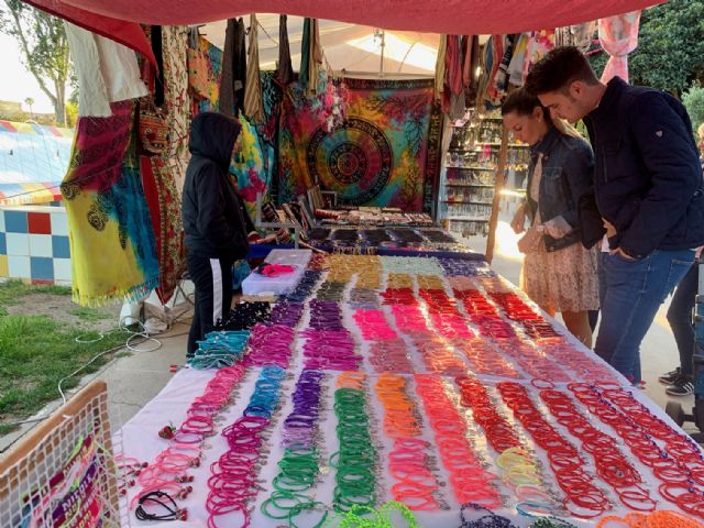 Más de una veintena de artesanos se dan cita en el mercado de primavera de Puerto Lumbreras - 2, Foto 2
