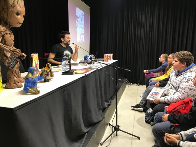 Salva Espín, ilustrador y diseñador de cómics ofreció una masterclass de dibujo en Torre Pacheco - 2, Foto 2