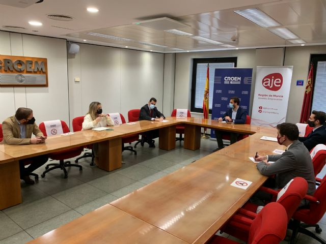 El Ejecutivo regional apremia al Gobierno central a agilizar la llegada del AVE para impulsar los proyectos de los emprendedores - 2, Foto 2