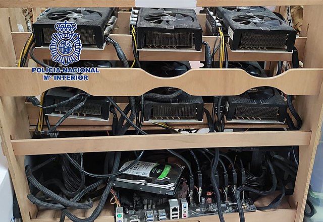 Desarticulada una organización criminal que creaba empresas para regularizar migrantes y defraudar a la Seguridad Social - 1, Foto 1