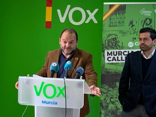VOX presenta la campaña Murcia Limpia ante el estado de abandono y suciedad en el que se encuentran la ciudad y las pedanías - 4, Foto 4