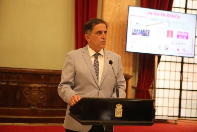 Murcia acoge la presentación de un proyecto solidario que promueve la inclusión social y educativa a través de la cooperación en el continente africano - 1, Foto 1