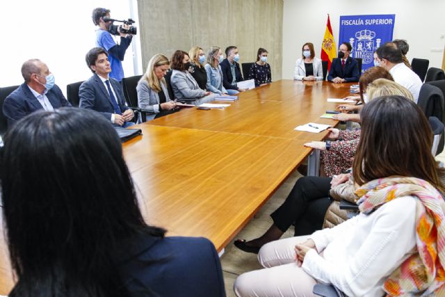 Isabel Franco participa en la Mesa de Trata que la Fiscalía de Murcia ha convocado con carácter extraordinario para abordar la situación de las personas desplazadas por el conflicto en Ucrania - 1, Foto 1