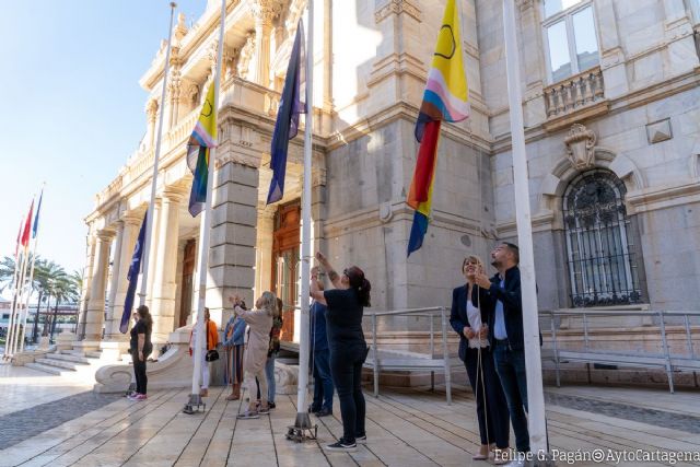 Cartagena conmemora el día de la Visibilidad Lésbica con el izado de su bandera en el Palacio Consistorial - 1, Foto 1