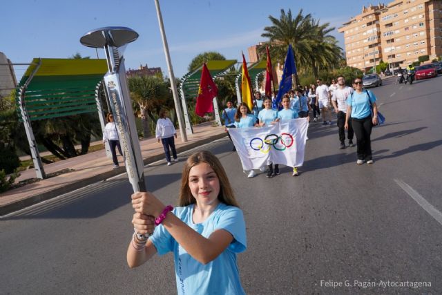 La antorcha olímpica de Barcelona 92 encara la línea de meta en los colegios de Cartagena - 1, Foto 1