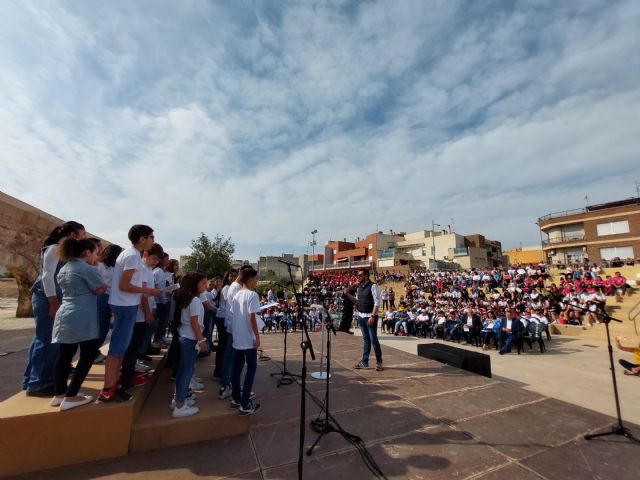500 estudiantes de 12 centros educativos participan en el encuentro de coros Cantemus en Alcantarilla - 3, Foto 3