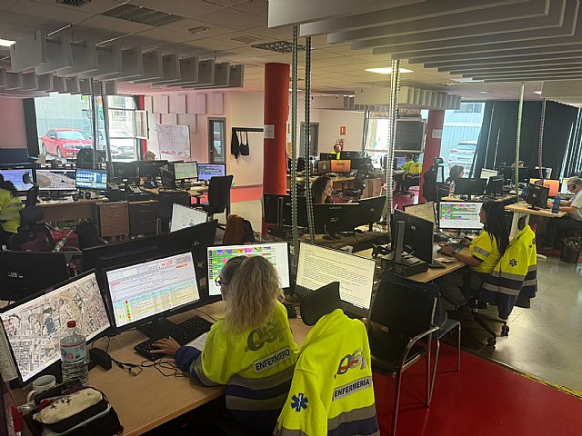 Un centenar de profesionales del 061 atenderán hoy las incidencias en la celebración del Entierro de la Sardina - 1, Foto 1