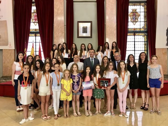 Murcia recibe con orgullo a las campeonas del Club Cronos tras su triple medalla en el Campeonato de España de conjuntos - 1, Foto 1