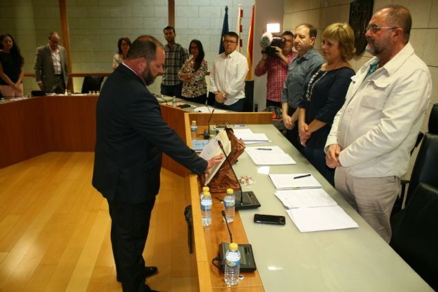 El concejal no adscrito Juan Carlos Carrillo toma posesión de su cargo en la Corporación municipal, Foto 2
