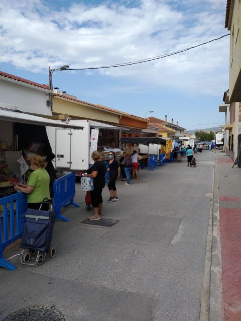 El mercadillo semanal de La Algaida ya funciona al 90 por cien de su extensión habitual con todas las garantías de prevención - 1, Foto 1