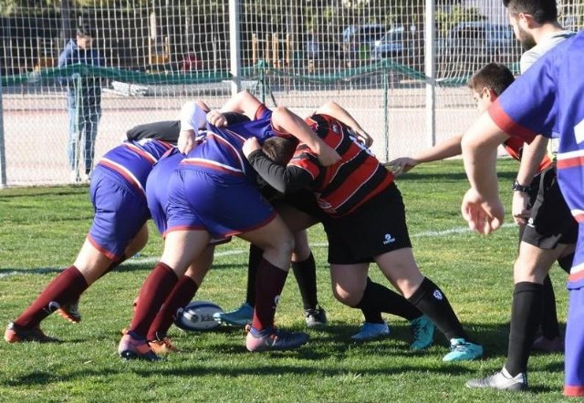 El Ayuntamiento y el Club de Rugby Totana suscriben un convenio para el uso del campo de césped natural del Polideportivo Municipal, Foto 5