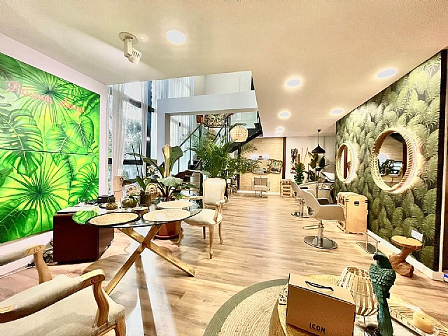 Corte y coloración del cabello en Madrid con ventilación natural y el sonido de la naturaleza y los pájaros - 1, Foto 1