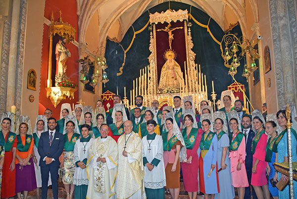 Solemne Función Principal de Instituto, y paseo de mantillas de la Hermandad de la Vera-cruz de Alcalá del Río - 2, Foto 2