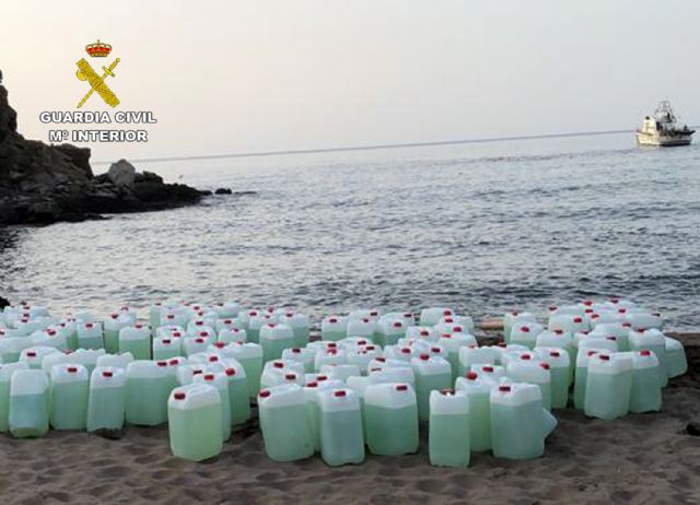 Intervenido un alijo de casi cinco toneladas de hachís en una cala de Lorca - 2, Foto 2