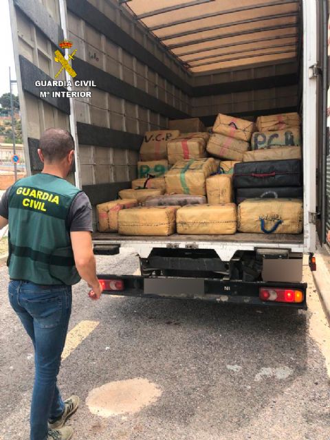 Intervenido un alijo de casi cinco toneladas de hachís en una cala de Lorca - 5, Foto 5