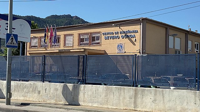 Podemos denuncia que el socavón de Los Dolores sigue ahí dos meses después, pese a la promesa de repararlo en días - 1, Foto 1