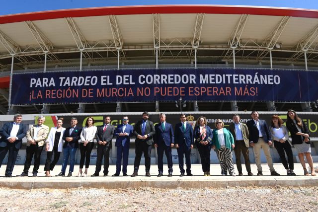 López Miras exige el Corredor Mediterráneo para Cartagena y recuerda que el impacto económico del retraso de los plazos llega a 1.200 millones - 1, Foto 1