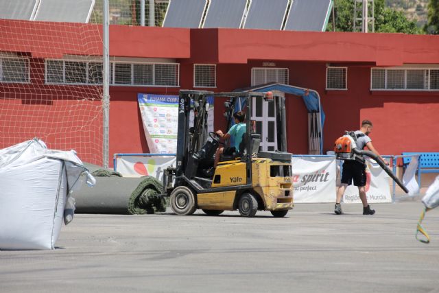 Comienza las obras de sustitucin del csped artificial y la red de riego del campo de ftbol Jos Kubala, Foto 5