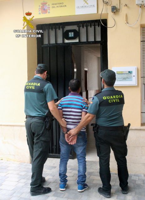 La Guardia Civil detiene a un vecino de Beniaján por agredir sexualmente a una mujer mientras se paseaba a su perro - 1, Foto 1
