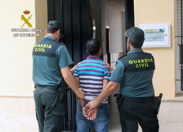 La Guardia Civil detiene a un vecino de Beniaján por agredir sexualmente a una mujer mientras se paseaba a su perro - 2, Foto 2
