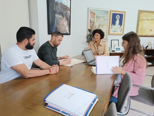 El Ayuntamiento renueva los convenios de colaboración conla Asociación 'Amigos de la Música', el grupo de Coros y Danzas 'Virgen del Rosario' y el Cabildo de Cofradías Pasionarias de Semana Santa - 2, Foto 2