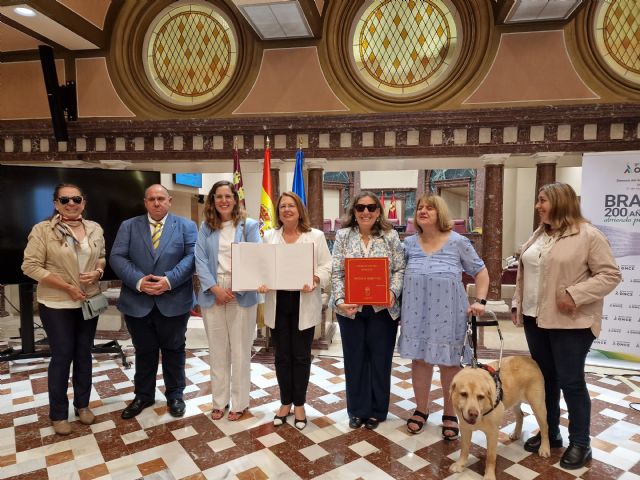 El Estatuto de Autonomía de la Región de Murcia ya se encuentra disponible en braille - 3, Foto 3