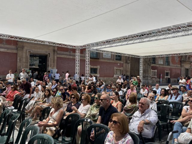Cerca de 300 murcianos protagonizan una jornada llena de música y talento emergente en las plazas de Murcia con su participación en la edición de ´Pianos en la Calle´ - 2, Foto 2