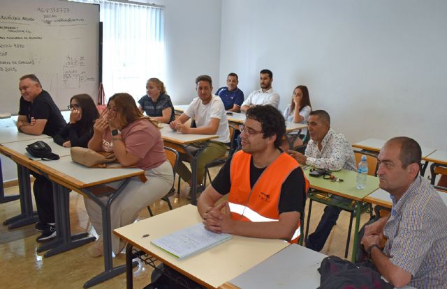 El alumnado del curso gratuito de actividades auxiliares de almacén, listo para comenzar sus prácticas en CONSUM - 1, Foto 1
