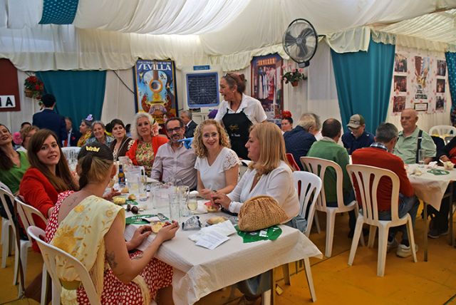 Sevilla . Sonrisas que no se fingen, palabras que nacen del alma el milagro de cada abril en la Peña Antorcha - 1, Foto 1