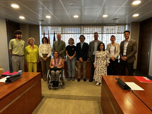 Las Asociaciones de Atención Temprana (ATEMP) y de Pediatría Extrahospitalaria (APERMAP) comparecen en la Asamblea Regional - 2, Foto 2