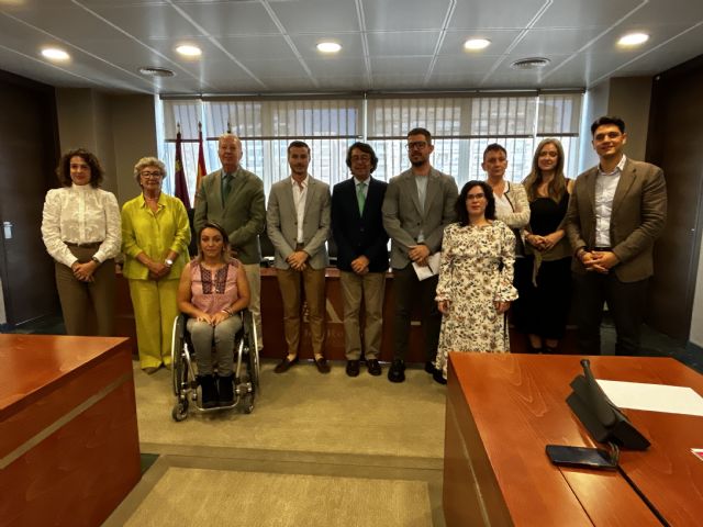 Las Asociaciones de Atención Temprana (ATEMP) y de Pediatría Extrahospitalaria (APERMAP) comparecen en la Asamblea Regional - 4, Foto 4