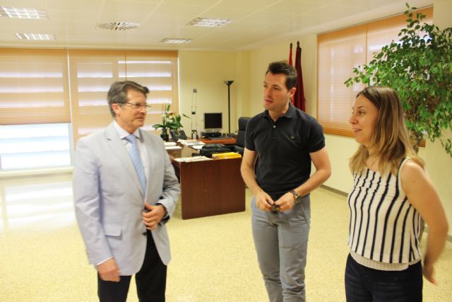 Visita al Consejero de Agricultura para conocer el estado de las ayudas pendientes a los floricultores por el temporal de nieve - 1, Foto 1