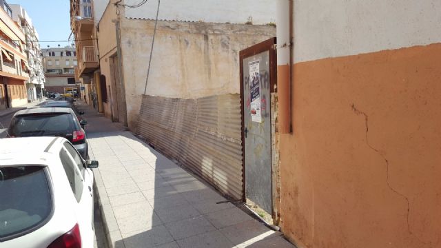 IU-Verdes alerta de la peligrosidad de un solar en la calle Los Talleres de La Viña - 1, Foto 1