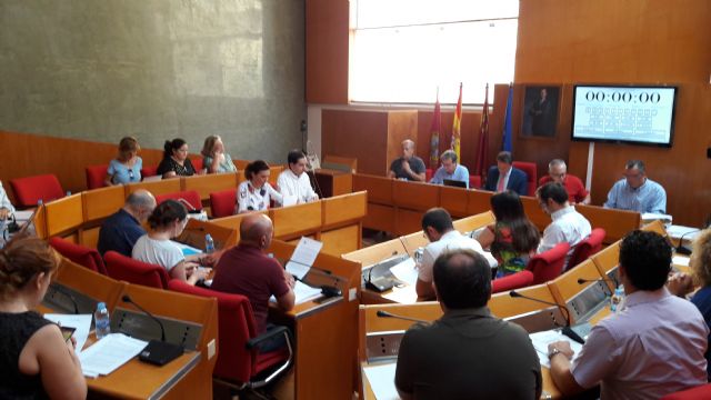 El proyecto del Vial Norte incluye rehabilitar la pista deportiva de Santa María, ampliar el mallado del macizo del castillo y construir un parque infantil y un mirador turístico - 1, Foto 1