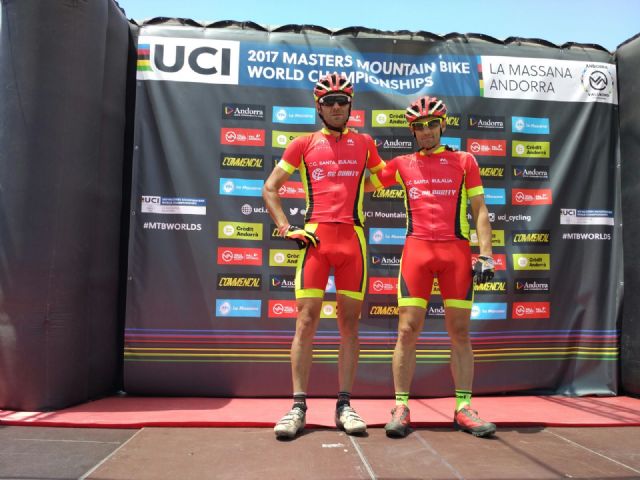 Intensive week for the riders of the Santa Eulalia Cyclist Club, who would start to compete at the beginning of the week at international level, Foto 1