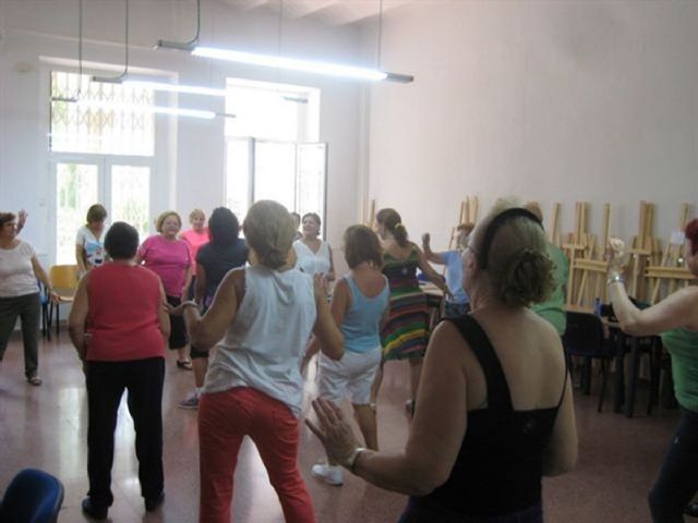 Servicios Sociales clausura el curso Vitanz con la participacion de 40 mayores - 1, Foto 1