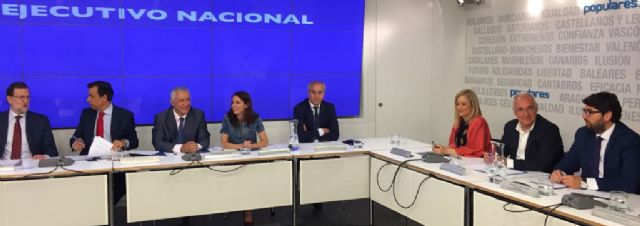 López Mira asiste a la reunión del comité ejecutivo del PP nacional - 1, Foto 1