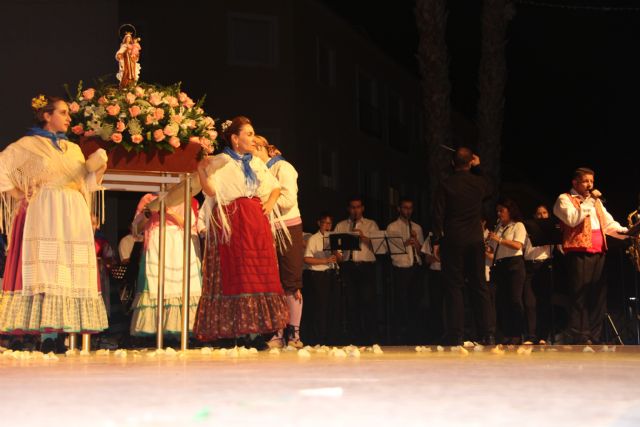 La peña El Caldero clausura el XII Festival de Folclore con un homenaje a la Virgen del Carmen - 2, Foto 2