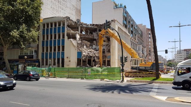 Se inician las labores de demolicion del antiguo edificio de la ONCE - 1, Foto 1