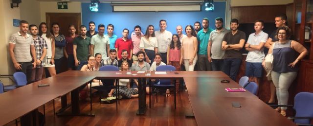 40 años de democracia. Reunión diputados nacionales PP con NNGG - 1, Foto 1