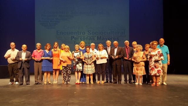 Más de 900 personas participan en el I Encuentro sociocultural de los centros sociales de personas mayores del IMAS - 1, Foto 1