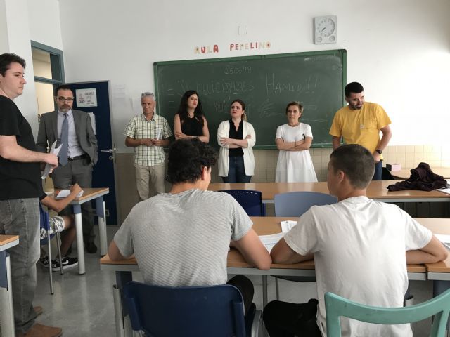 La consejera Adela Martínez-Cachá visita el centro educativo juvenil Las Moreras - 1, Foto 1
