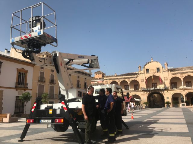 El Servicio Eléctrico Municipal renueva su parque móvil con un camión grúa de 17 metros para mejorar la atención que se ofrece a los ciudadanos - 1, Foto 1