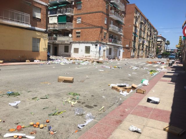 Ahora Murcia considera urgente mejorar la limpieza del mercado de los jueves y de los barrios afectados - 3, Foto 3
