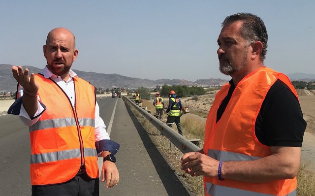 La Consejería de Fomento inicia tareas de conservación en la carretera RM-11 - 1, Foto 1