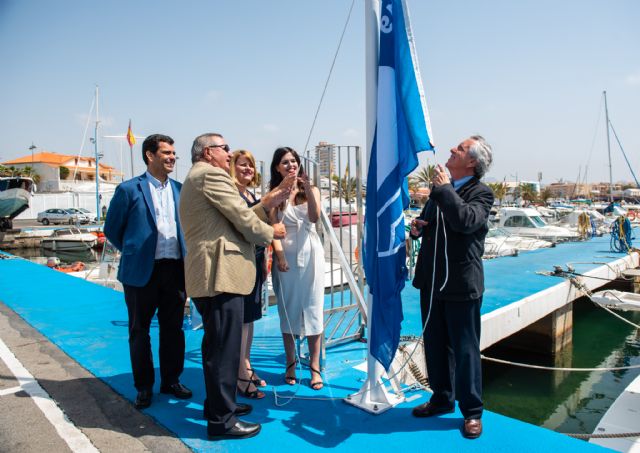 Turismo entrega en Mazarrón las banderas azules que ondearán en playas y puertos este verano, Foto 2